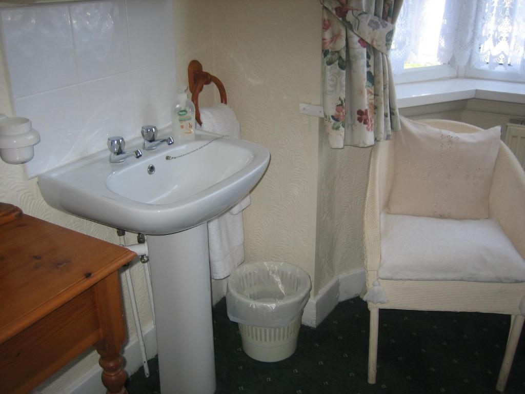 Gables Nest Bed & Breakfast Birmingham Ruang foto